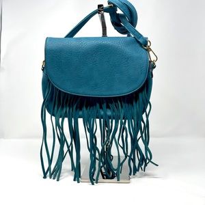 Vieta Vegan Leather Fringe Handbag W. Long Adjustable Strap Side pocket